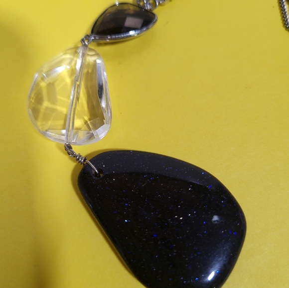 Elegant Silver and Navy Blue Pendant Necklace NWOT - Picture 6 of 7